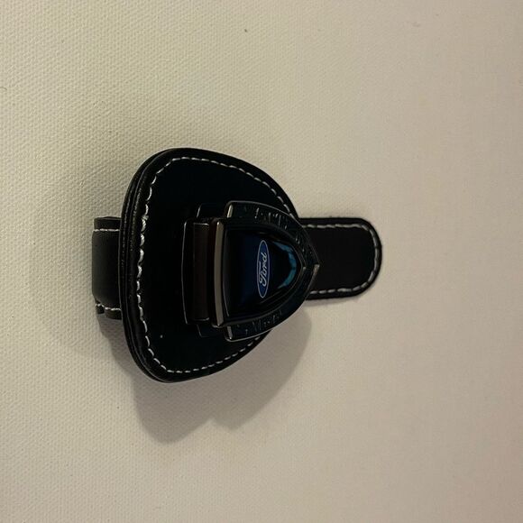 Ford Sunglass Holder for Car with Logo Black PU Leather NWT - Picture 5 of 9